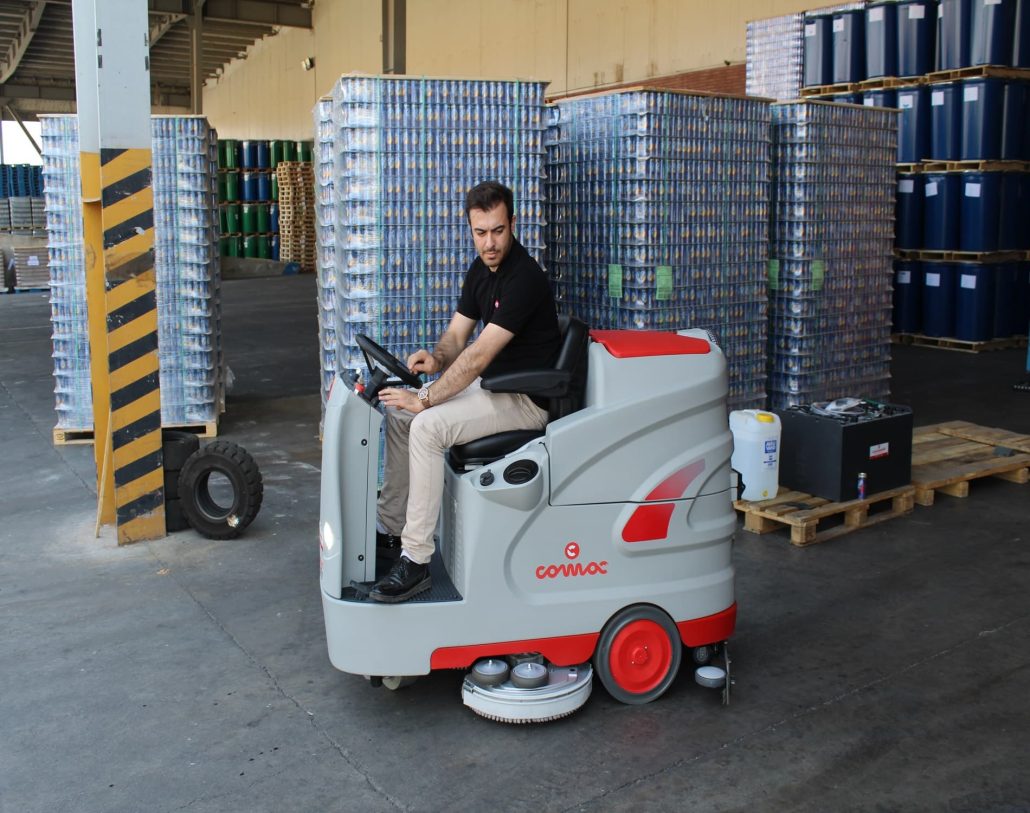 اسکرابر صنعتی؛ راهکاری مؤثر برای نظافت دانشگاه و مراکز علمی 1 نظافت-سوله-و-انبار-شرکت-اتحاد-صنعت-صدرا